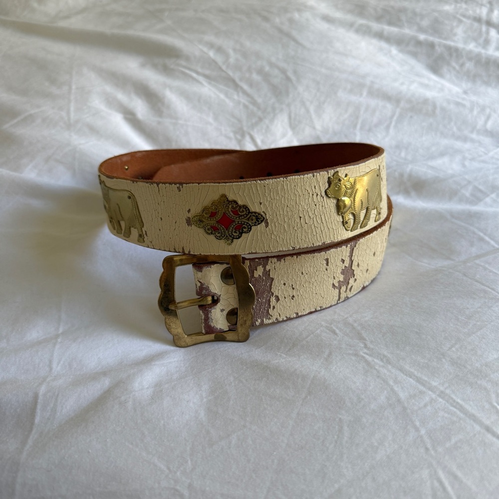Vintage gold motif belt